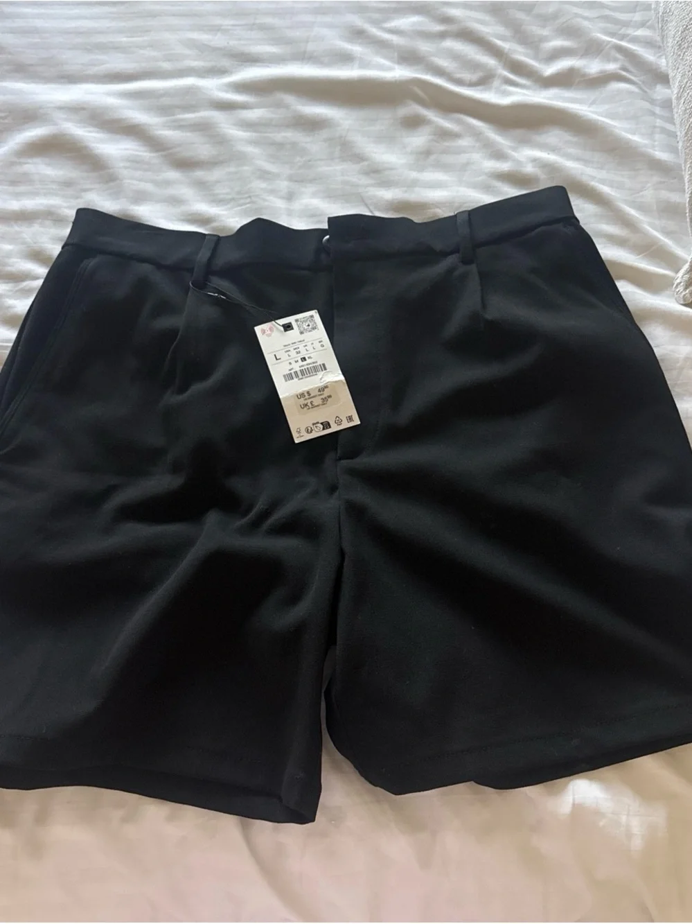 Zara Men's Black Bermuda Shorts - Classic Tailored Cut